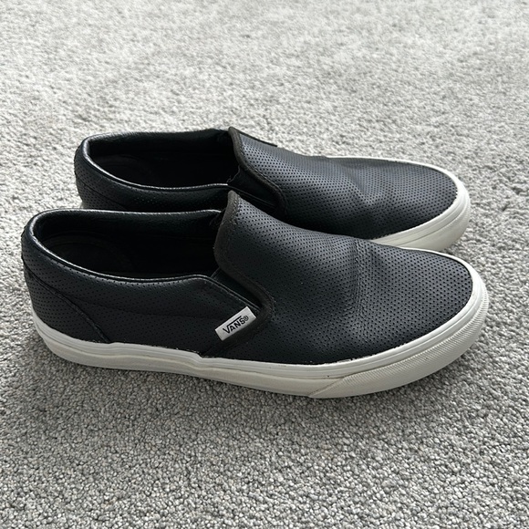 Woman’s Vans - Picture 1 of 4